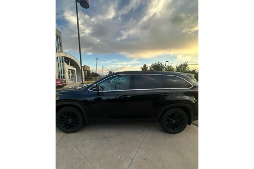 2019 Toyota Highlander SE XLE photo 1