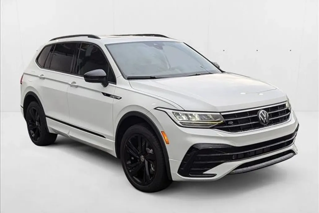 2024 Volkswagen Tiguan SE R-Line Black Sport photo 1
