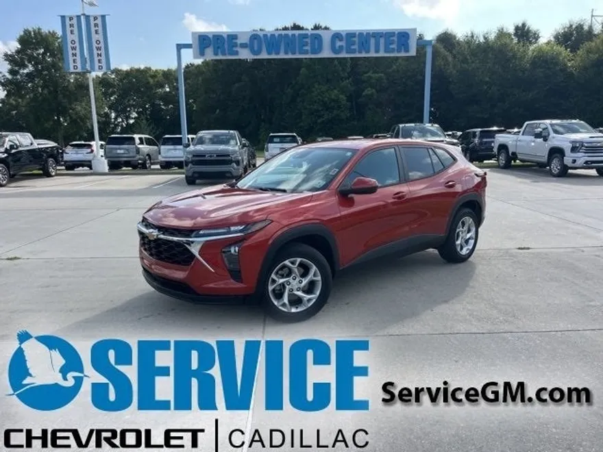 2024 Chevrolet Trax LS photo 1