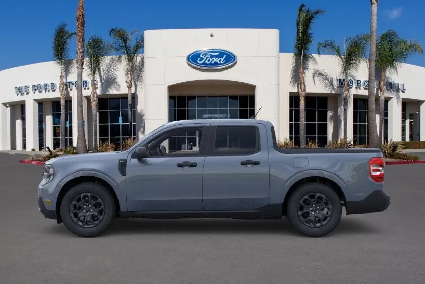 2025 Ford Maverick XLT photo 1