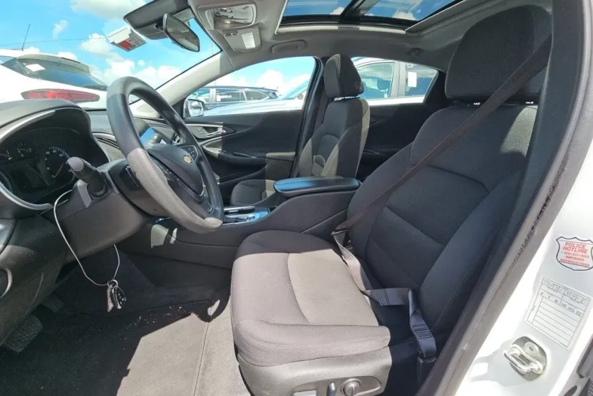 2024 Chevrolet Malibu 1LT photo 1