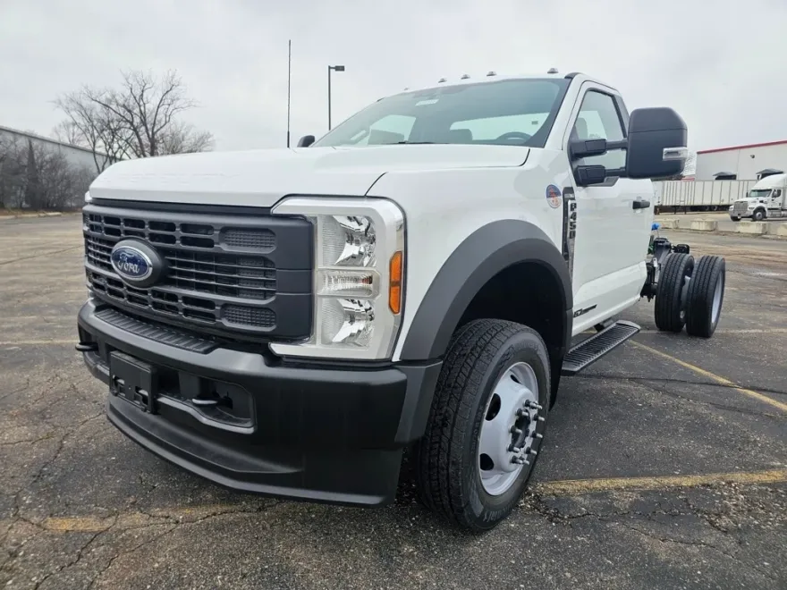2025 Ford F-450 photo 1