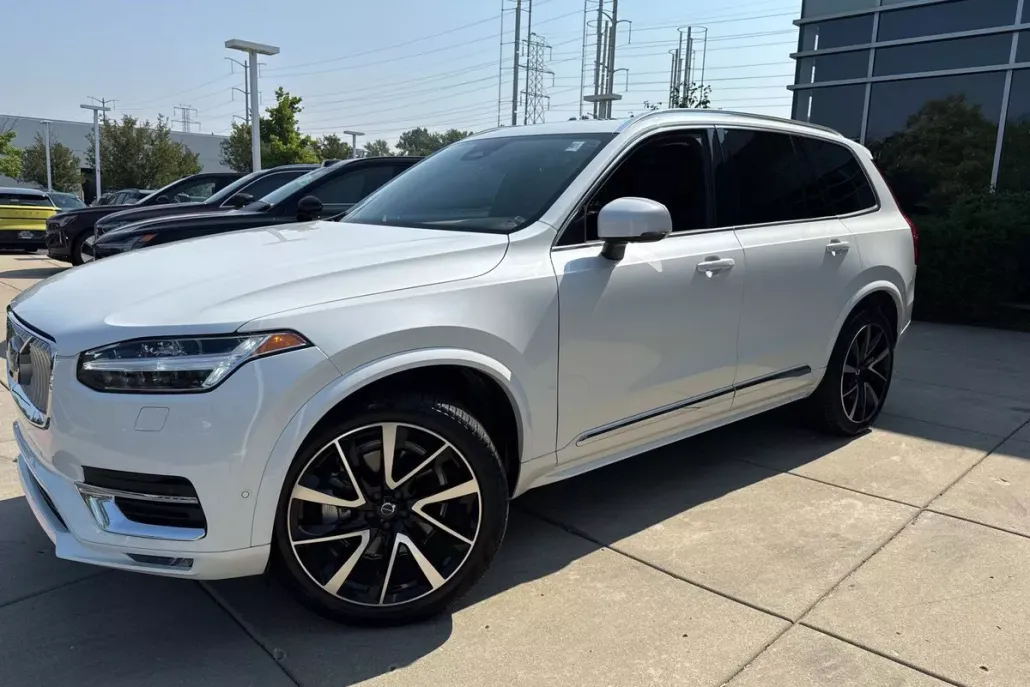 2024 Volvo XC90 Plus photo 1