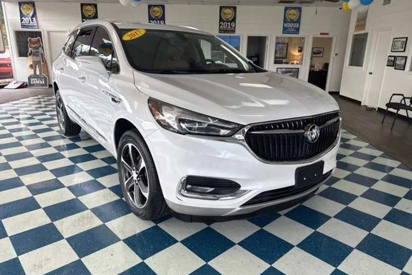 2017 Buick Enclave Leather Sport photo 1