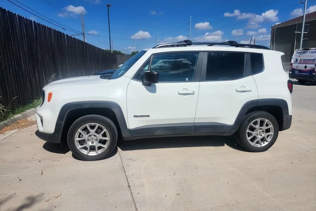 2023 Jeep Renegade Latitude photo 1