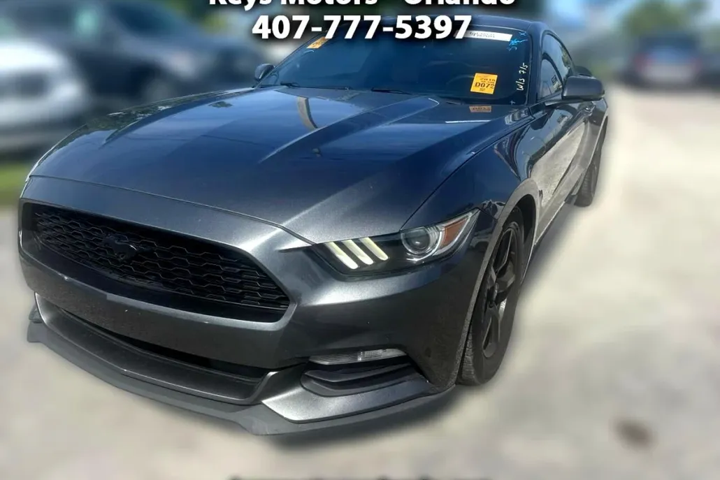 2015 Ford Mustang V6 photo 1
