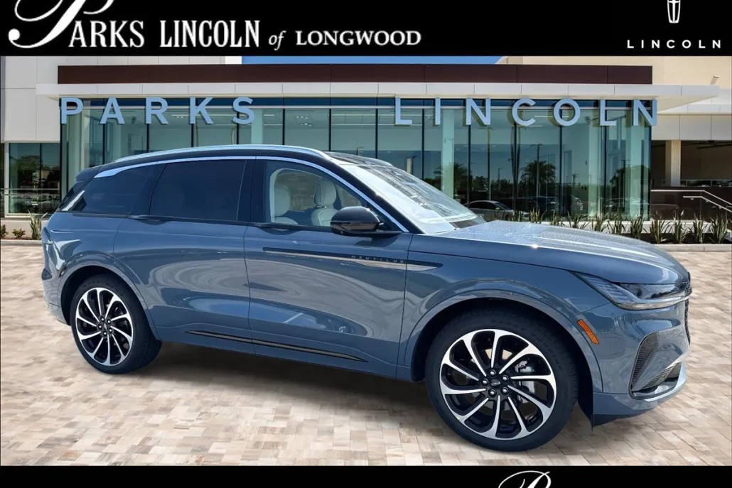 2025 Lincoln Nautilus Black Label photo 1