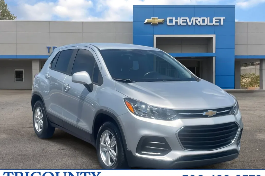 2020 Chevrolet Trax LS photo 1