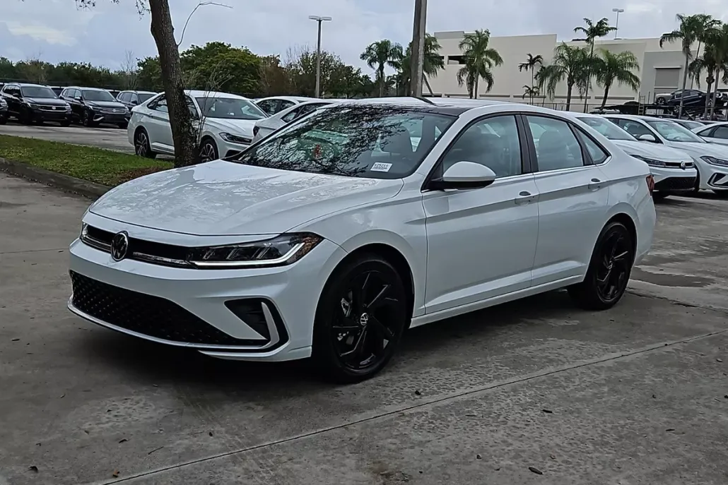 2025 Volkswagen Jetta 1.5T SE photo 1