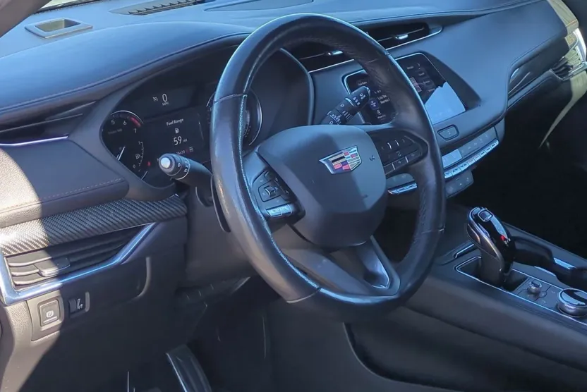 2023 Cadillac XT4 Sport photo 1