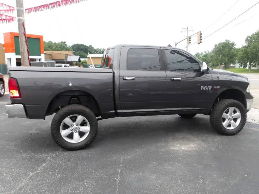 2014 Ram 1500 SLT photo 1