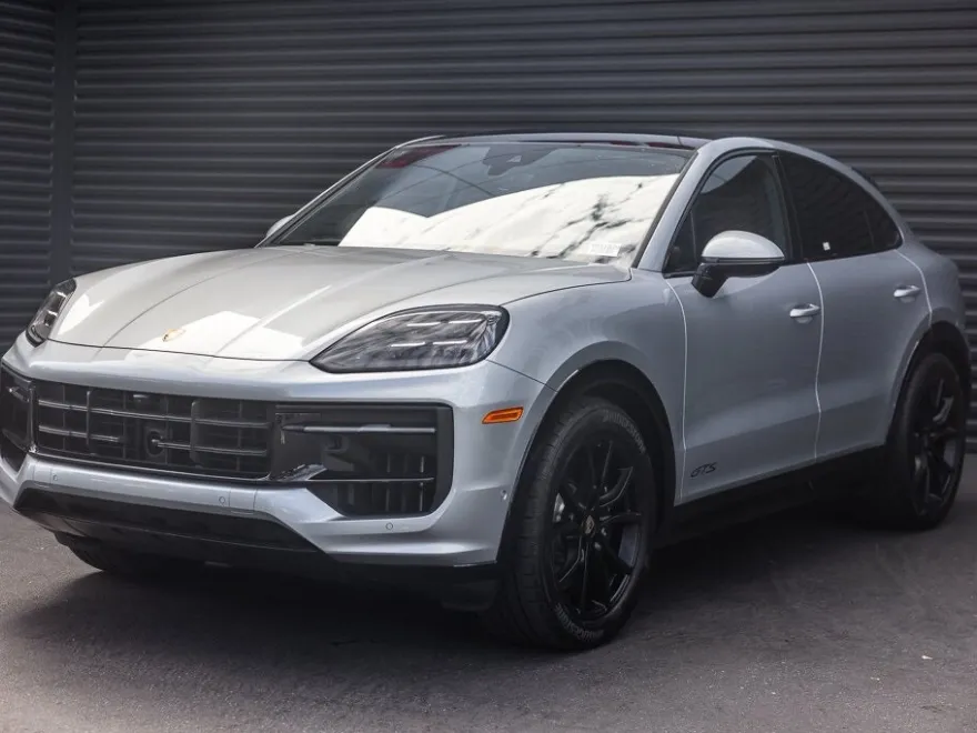 2025 Porsche Cayenne Coupe GTS photo 1