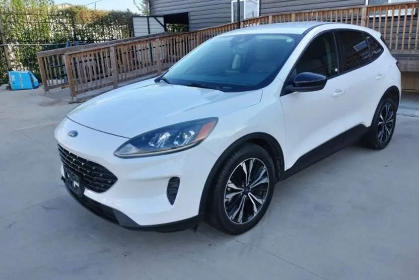 2021 Ford Escape SE Sport photo 1
