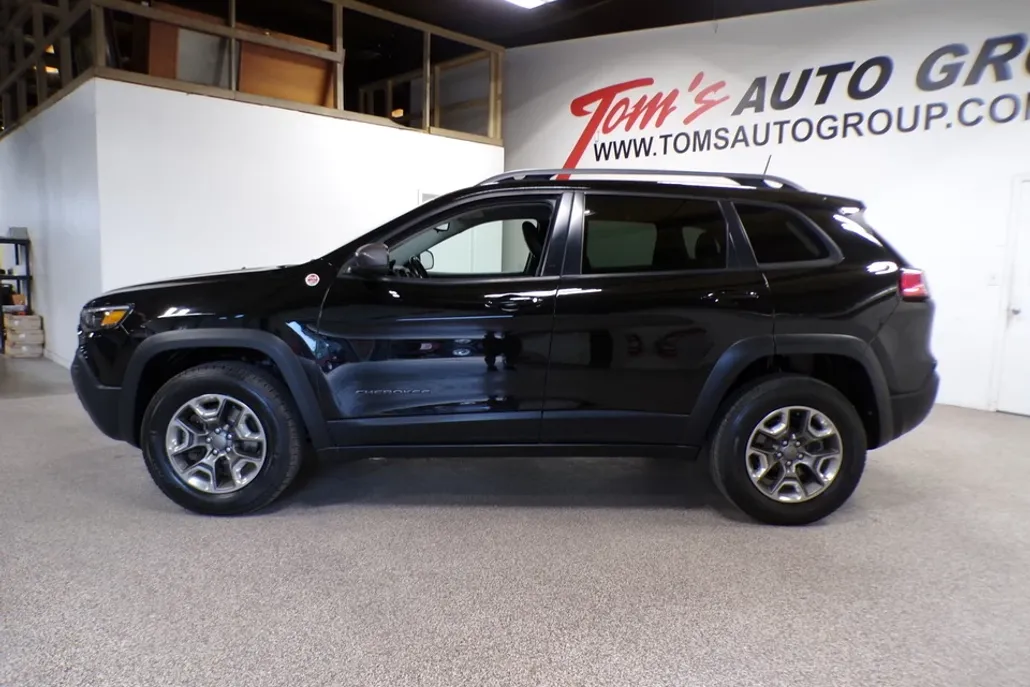 2019 Jeep Cherokee Trailhawk photo 1