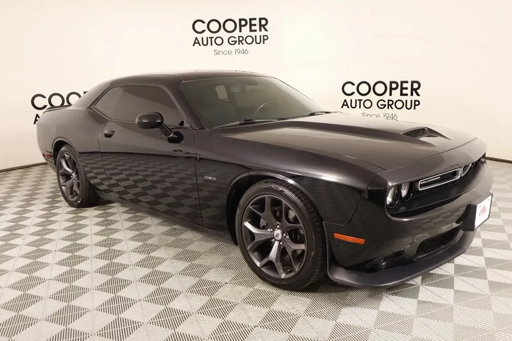 2019 Dodge Challenger R/T photo 1