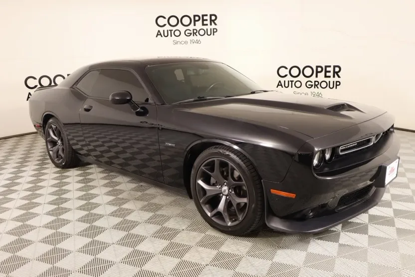 2019 Dodge Challenger R/T photo 1