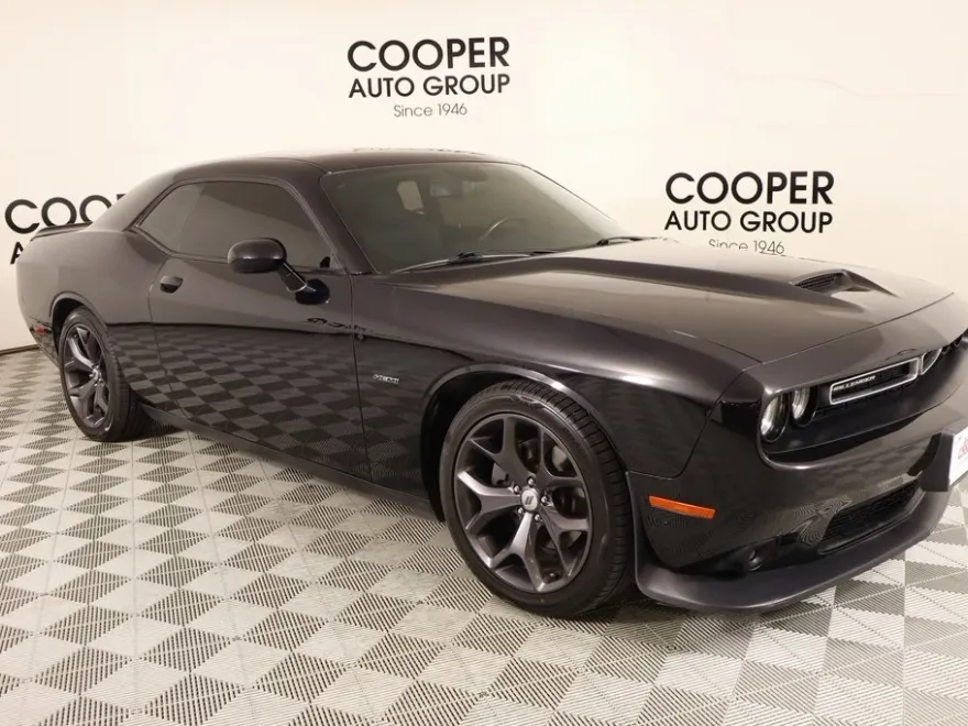 2019 Dodge Challenger R/T photo 1
