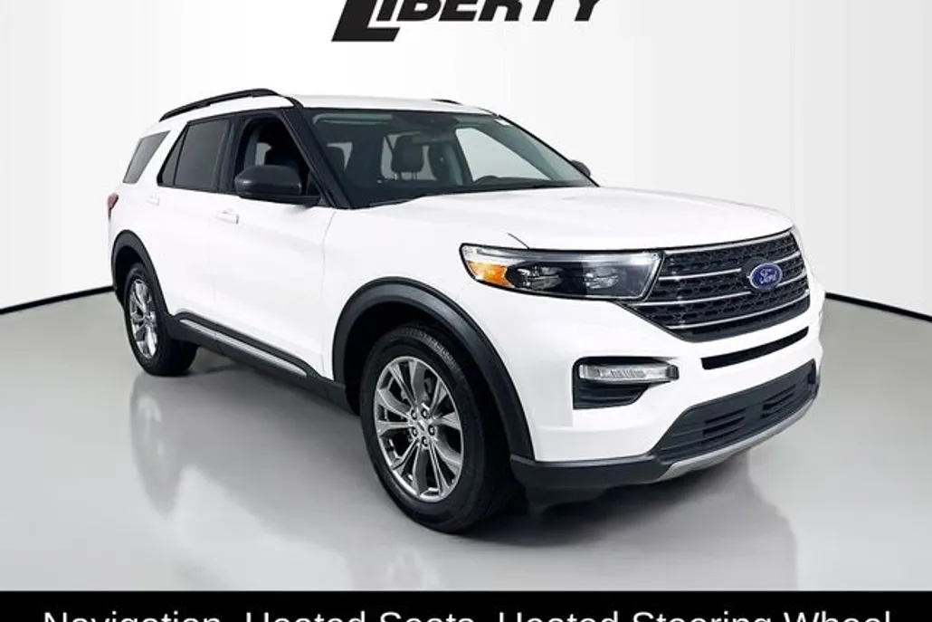2022 Ford Explorer XLT photo 1