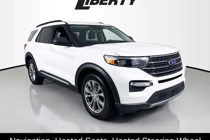 2022 Ford Explorer XLT photo 1