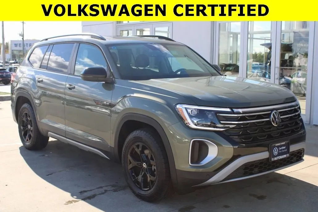 2025 Volkswagen Atlas Peak Edition SE photo 1