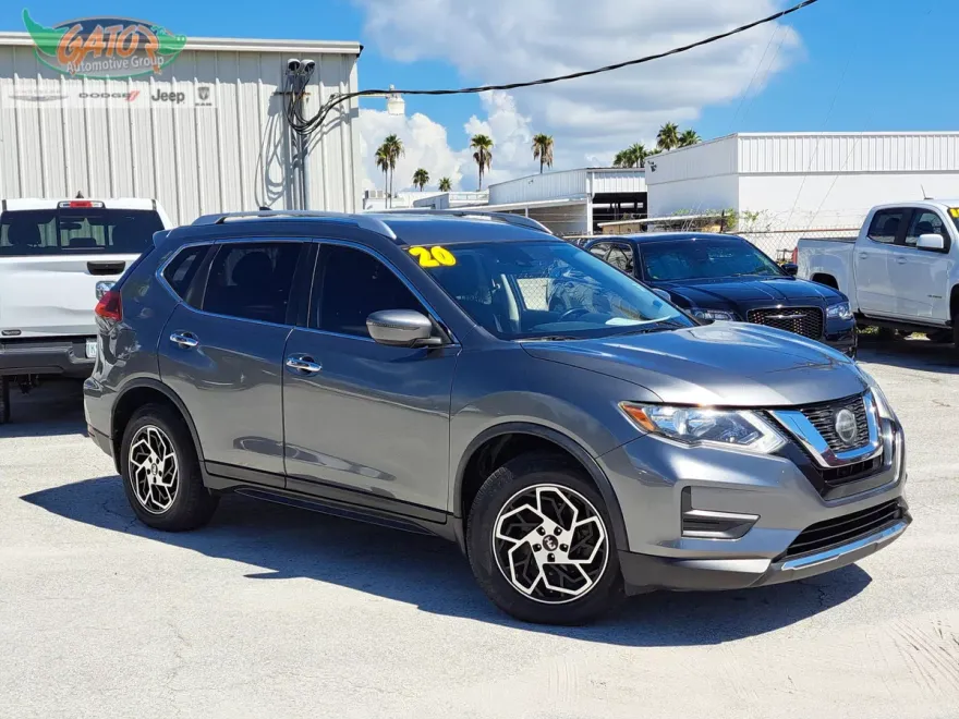 2020 Nissan Rogue SV photo 1