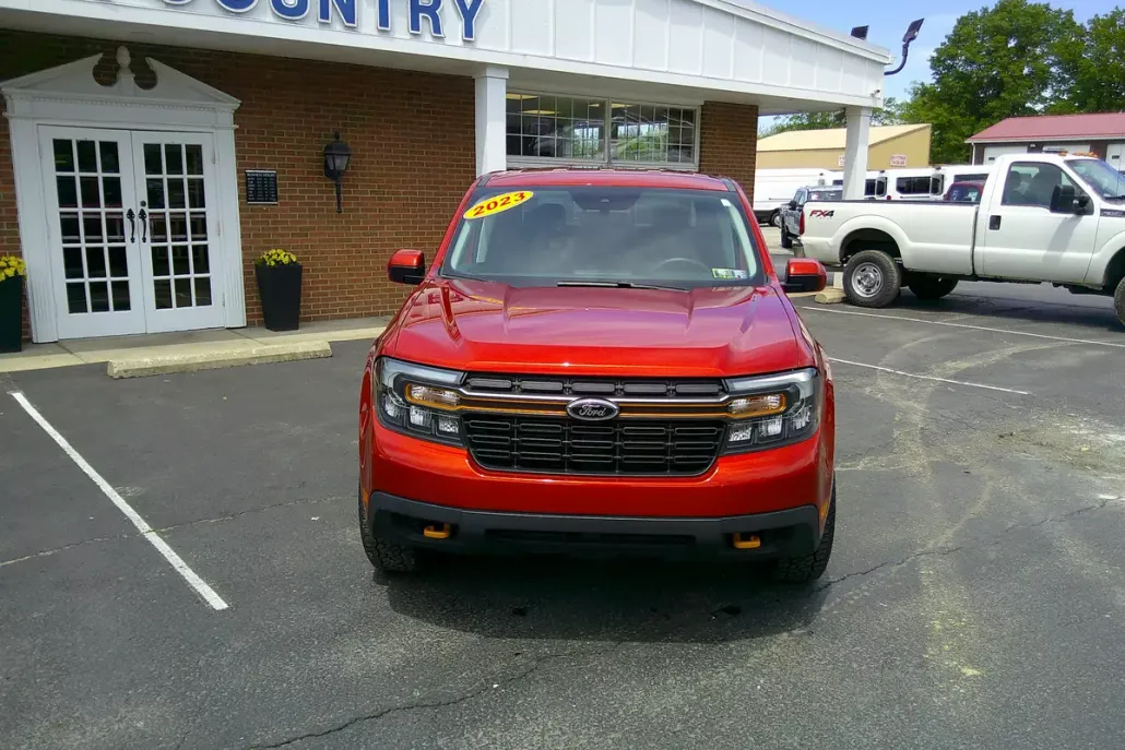 2023 Ford Maverick Lariat Tremor photo 1