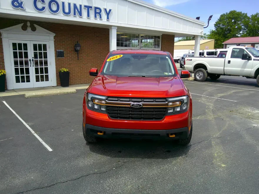 2023 Ford Maverick Lariat Tremor photo 1