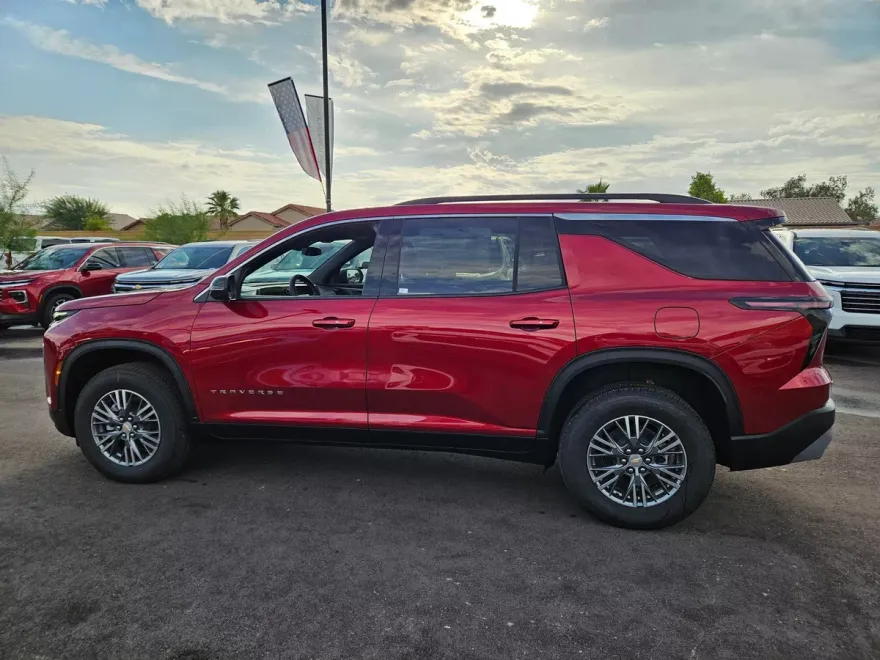 2025 Chevrolet Traverse photo 1