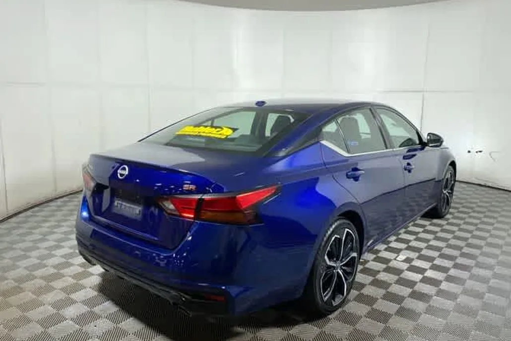 2024 Nissan Altima 2.5 SR photo 1