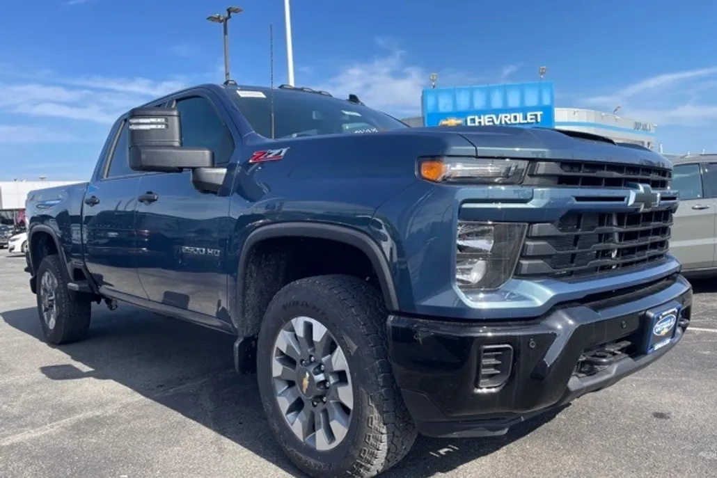2026 Chevrolet Silverado 2500HD Custom photo 1