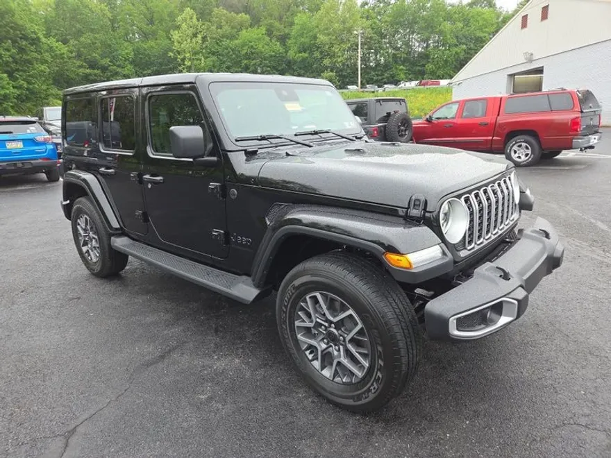 2025 Jeep Wrangler Unlimited Sahara photo 1