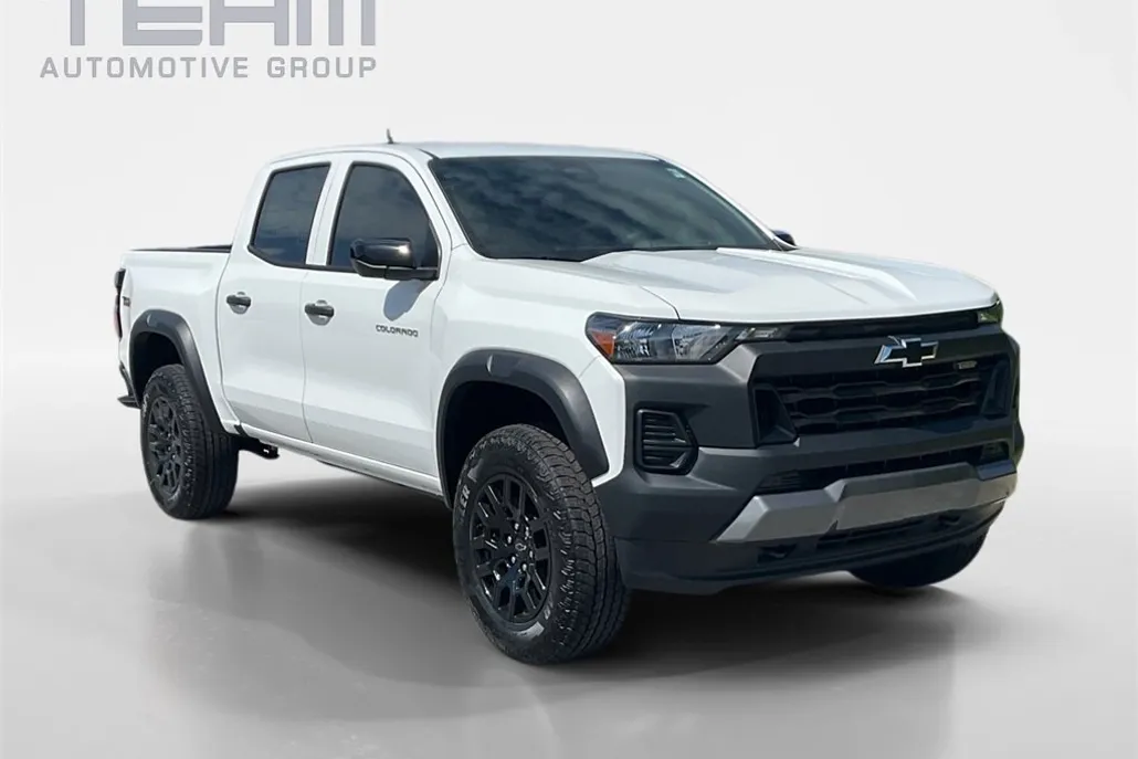 2026 Chevrolet Colorado Trail Boss photo 1