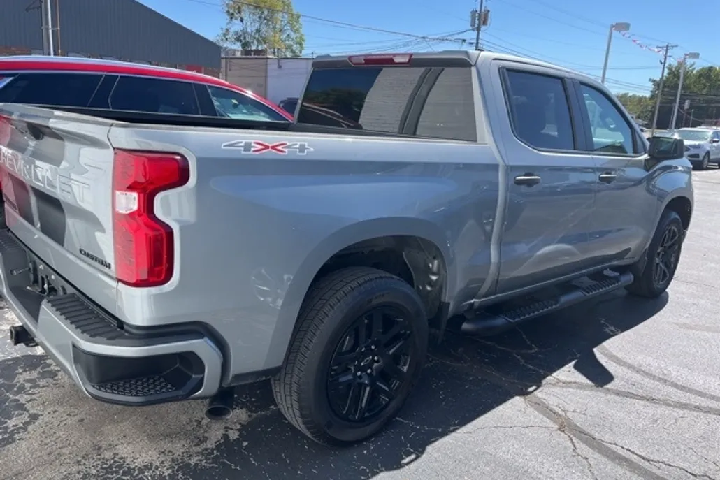 2024 Chevrolet Silverado 1500 Custom photo 1