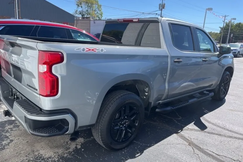 2024 Chevrolet Silverado 1500 Custom photo 1