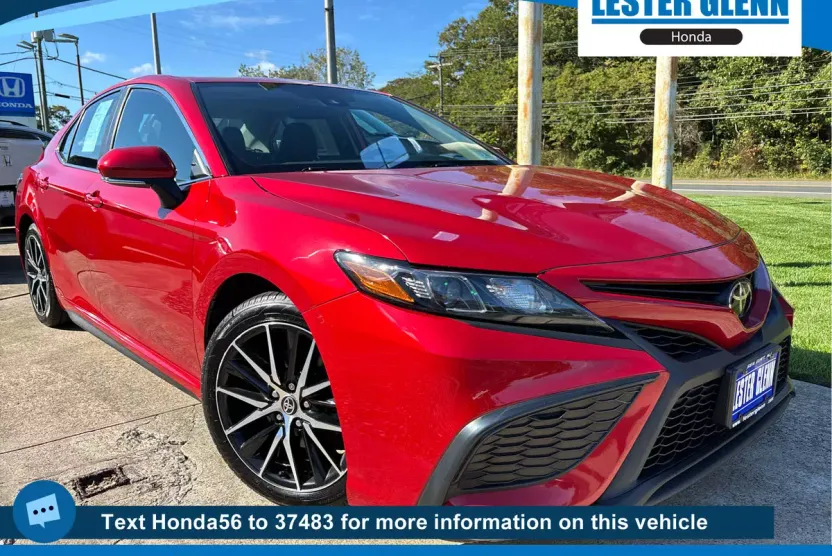 2021 Toyota Camry SE photo 1