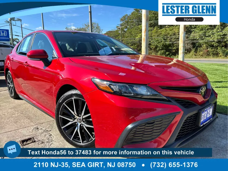 2021 Toyota Camry SE photo 1