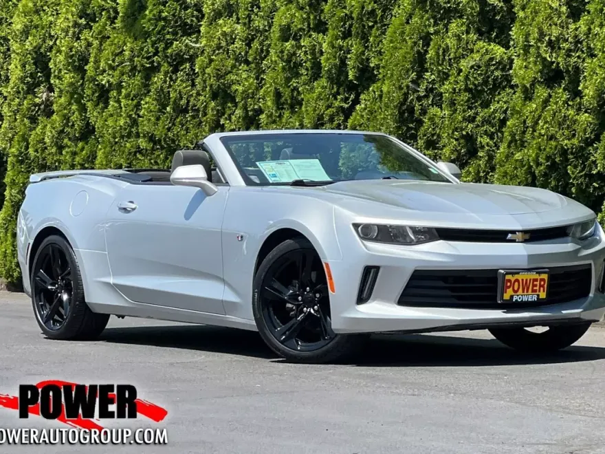 2018 Chevrolet Camaro 1LT photo 1