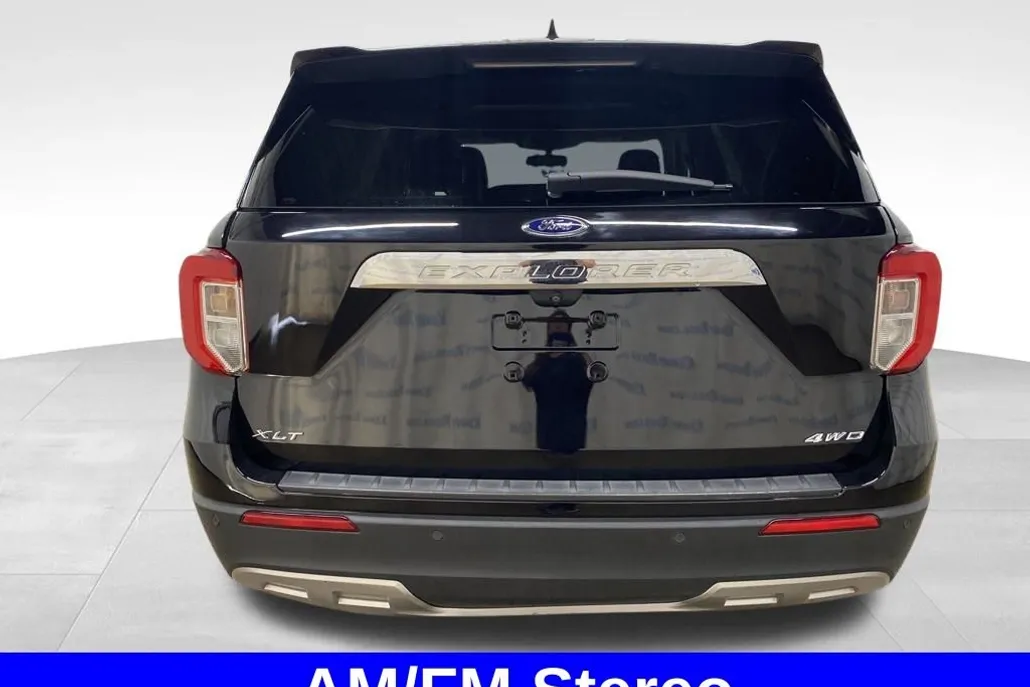 2021 Ford Explorer XLT photo 1