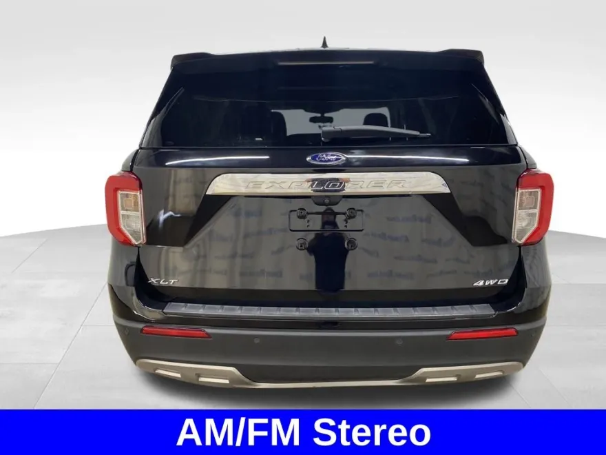 2021 Ford Explorer XLT photo 1