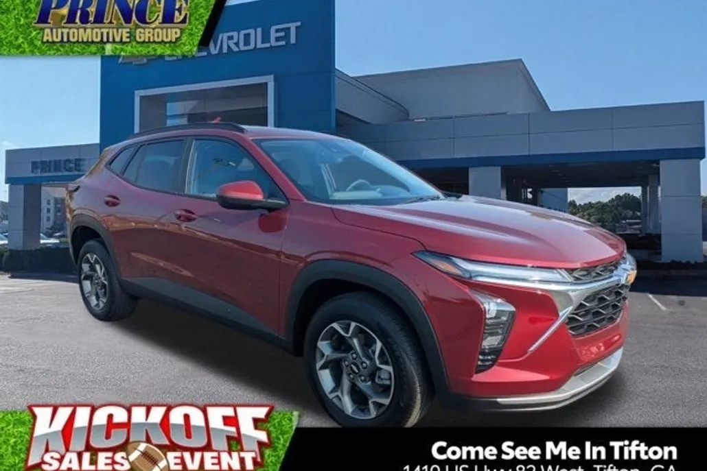 2025 Chevrolet Trax LT photo 1