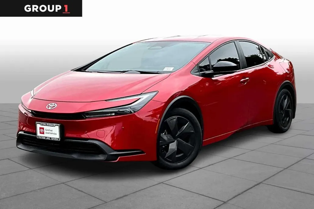 2025 Toyota Prius LE photo 1