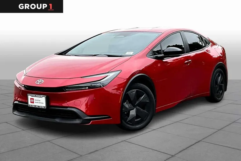2025 Toyota Prius LE photo 1