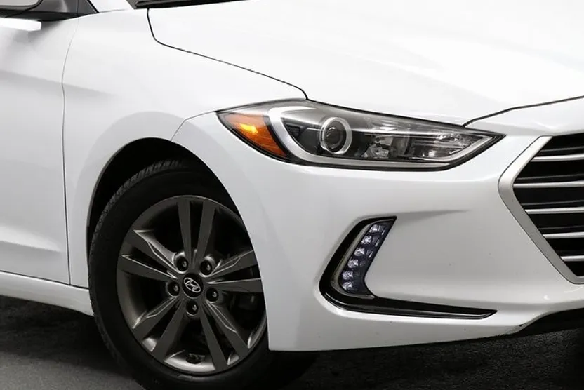 2017 Hyundai Elantra SE photo 1