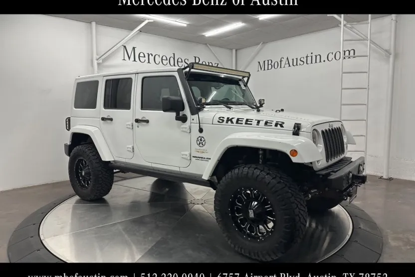 2014 Jeep Wrangler Unlimited Sahara photo 1