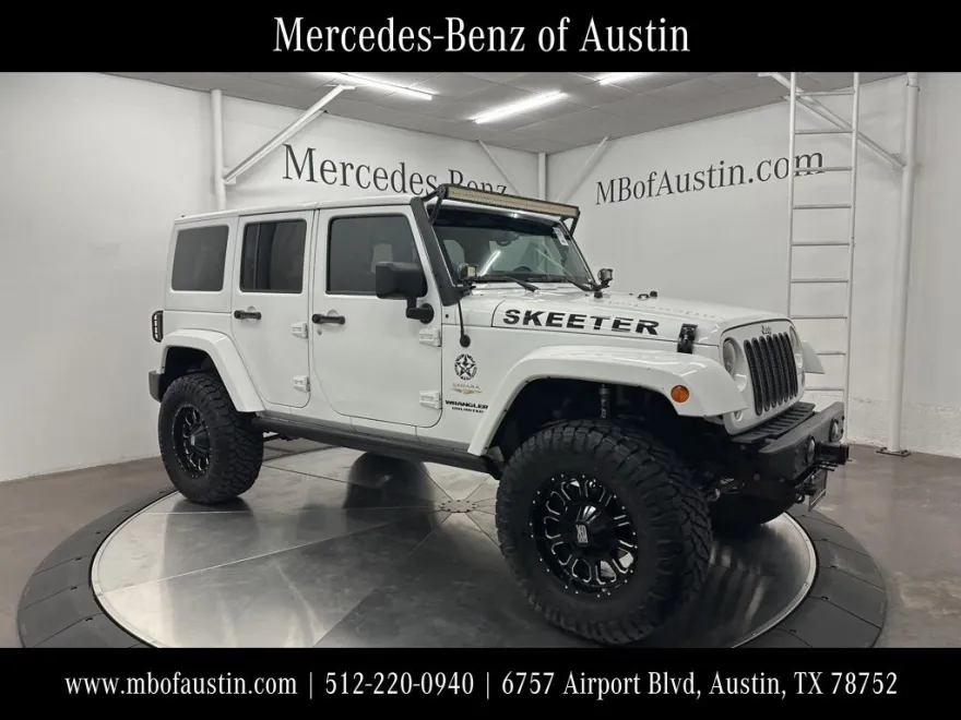 2014 Jeep Wrangler Unlimited Sahara photo 1