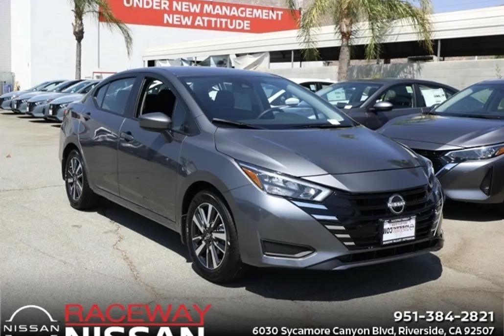 2025 Nissan Versa 1.6 SV photo 1