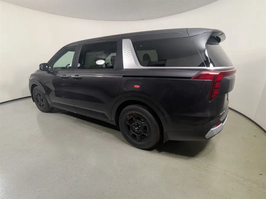 2026 Kia Carnival LX photo 1