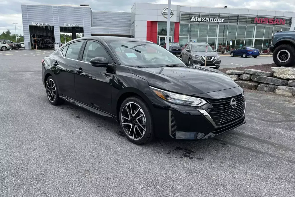 2025 Nissan Sentra SR photo 1