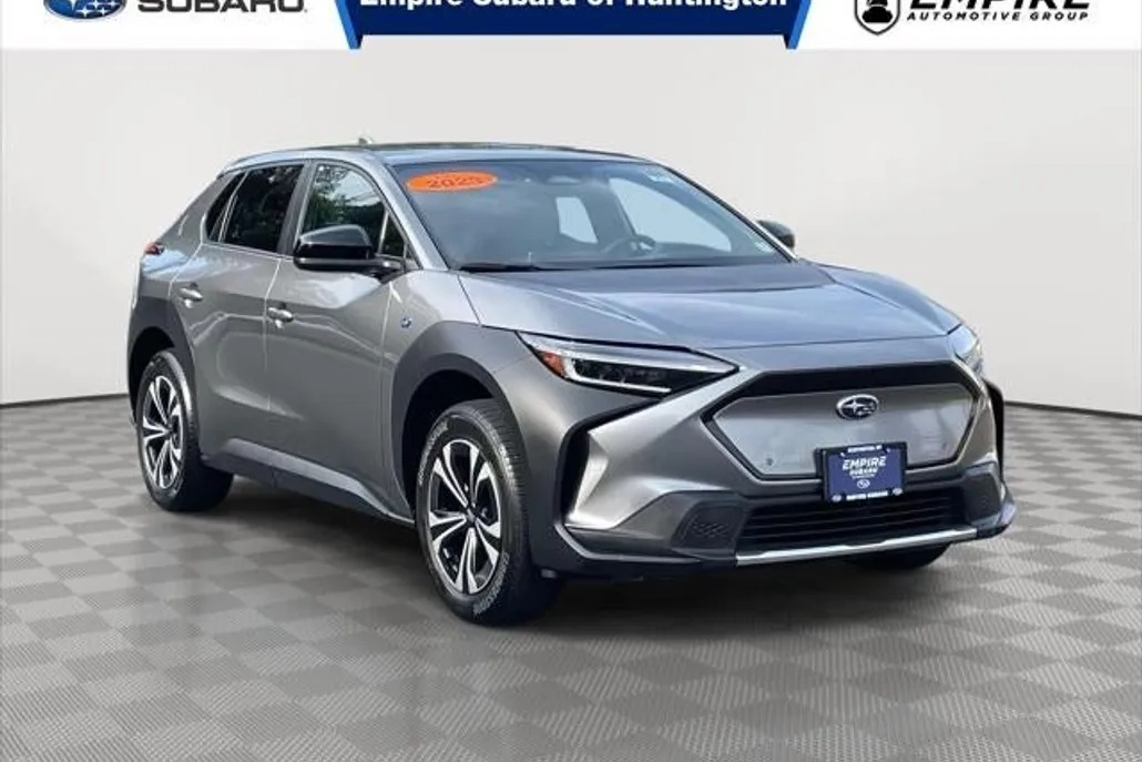 2023 Subaru Solterra Premium photo 1