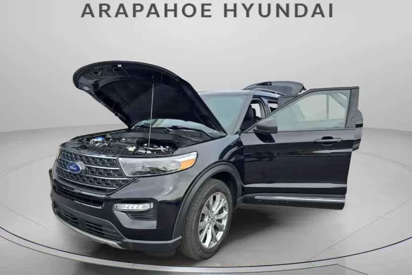 2022 Ford Explorer XLT photo 1